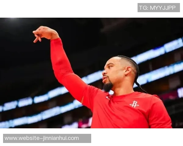 狄龙在比赛中表现出色半场10投7中砍下19分三分球命中率高达50