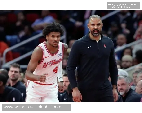 乌度卡强调快速出球的重要性避免高风险传球策略 乌度卡强调快速出球的重要性避免高风险传球策略