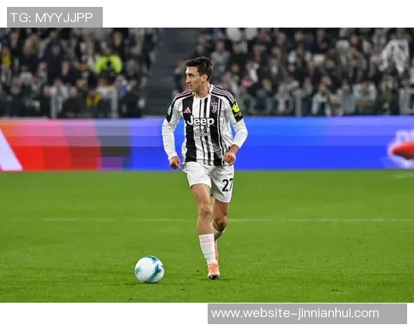 土耳其足球队在世预赛中以6比1狂胜保加利亚伊尔迪兹双响居莱尔贡献进球与助攻 土耳其足球队在世预赛中以6比1狂胜保加利亚伊尔迪兹双响居莱尔贡献进球与助攻