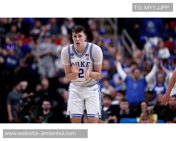 科沃德豪取23分14篮板闪耀全场克尼佩尔与弗拉格双双发力哈珀遭遇瓶颈表现低迷