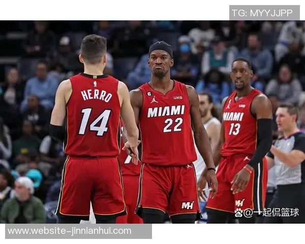 费尔斯与巴特勒场上争吵升级双方各吃技术犯规被驱逐出场