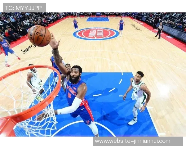 德拉蒙德再展篮板天赋三投全中三分命中收获7分并抢下10个篮板