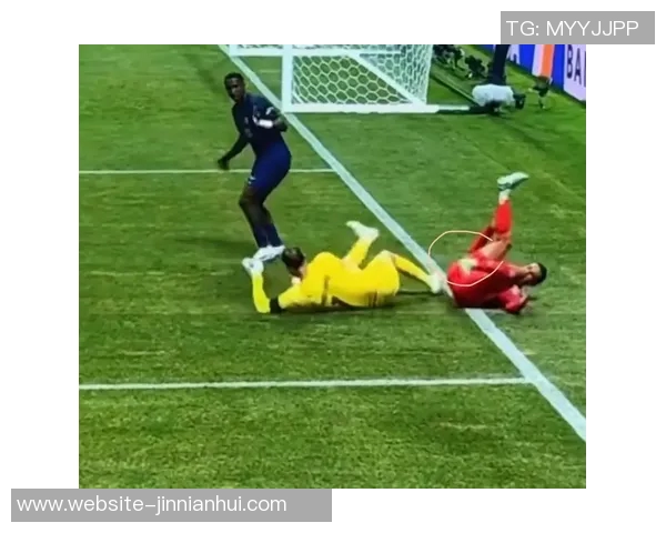 拜仁发布穆西亚拉康复训练照片展现积极恢复状态