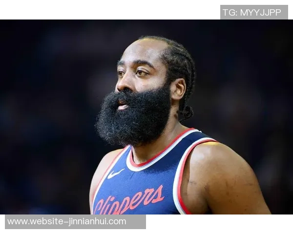 小卡上半场表现抢眼两分全中三分稍显失准罚球稳健贡献17分