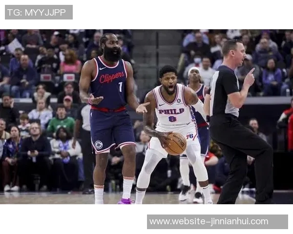 关键漏判引争议快船对76人比赛三次漏判哈登绝杀三分遭打手犯规未判