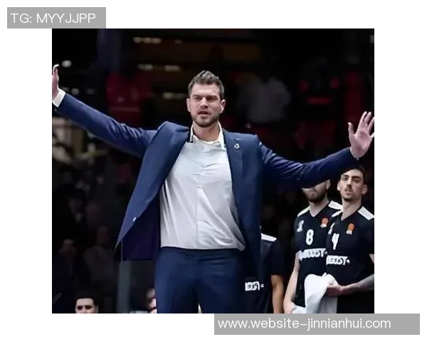 斯普利特的战术理念：快速决策与频繁移动成就独特风格